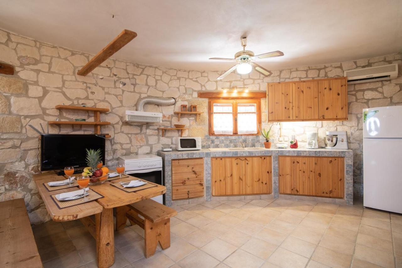 Gerakomylos Stone House Vasilikos  Bagian luar foto